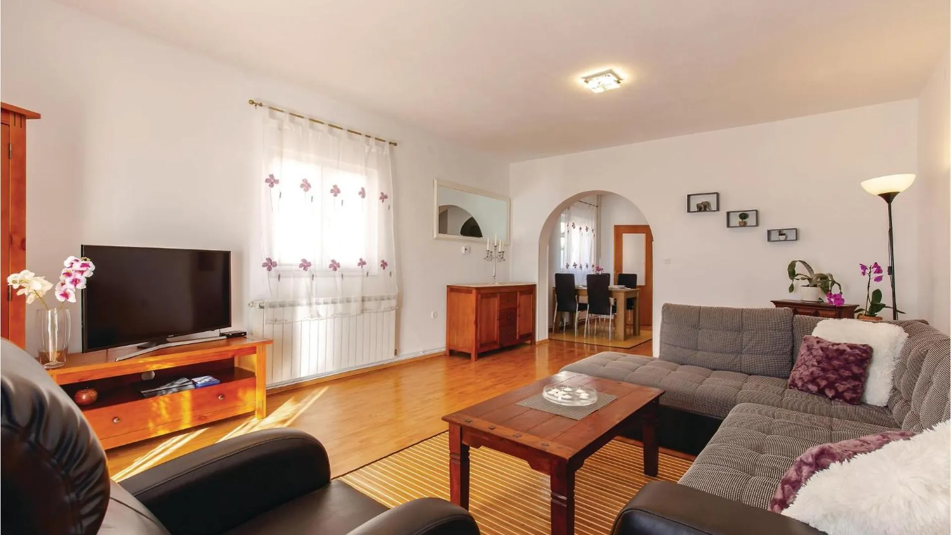 Nice Apartment In Kostrena With Jacuzzi