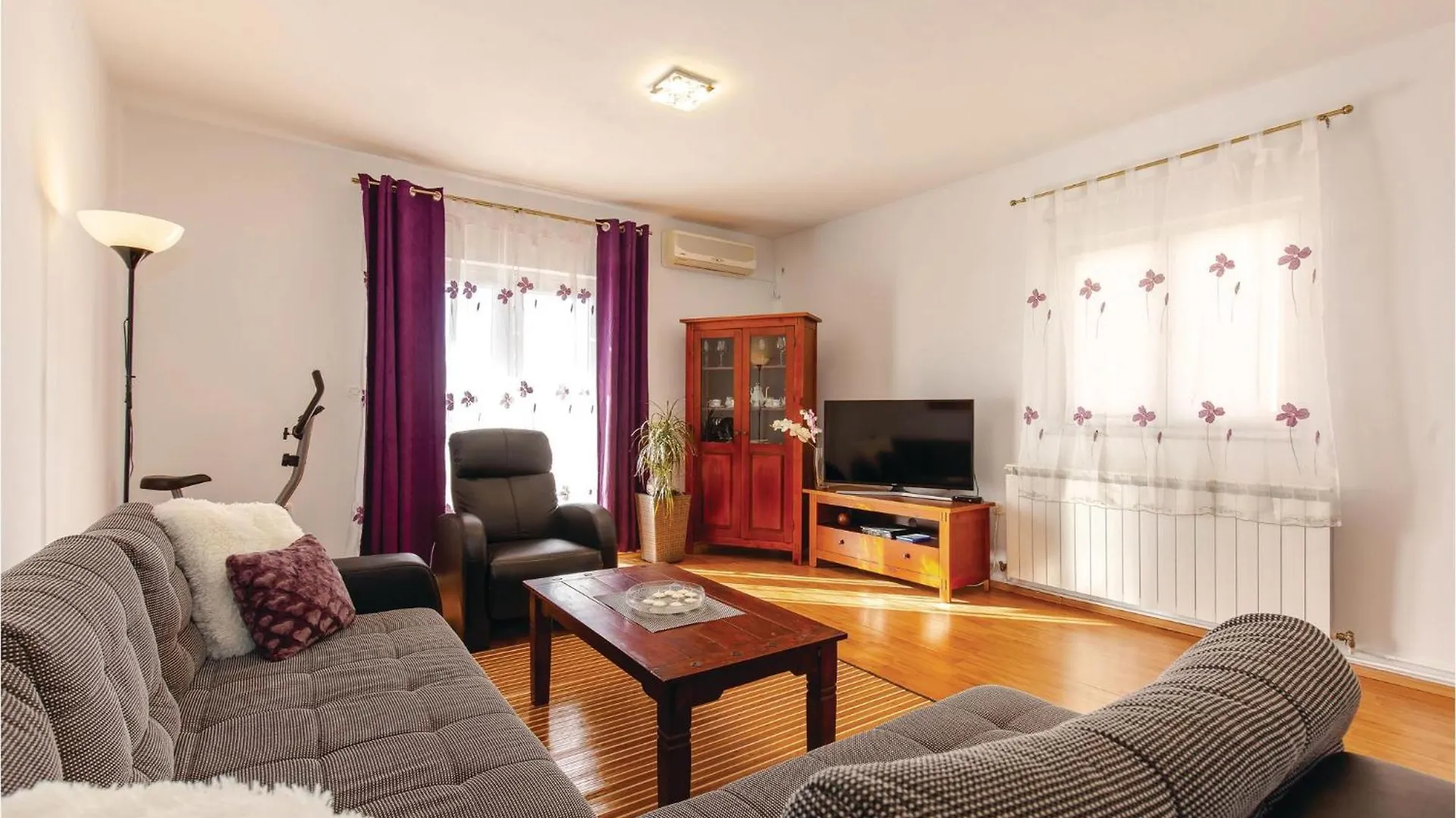 Nice Apartment In Kostrena With Jacuzzi