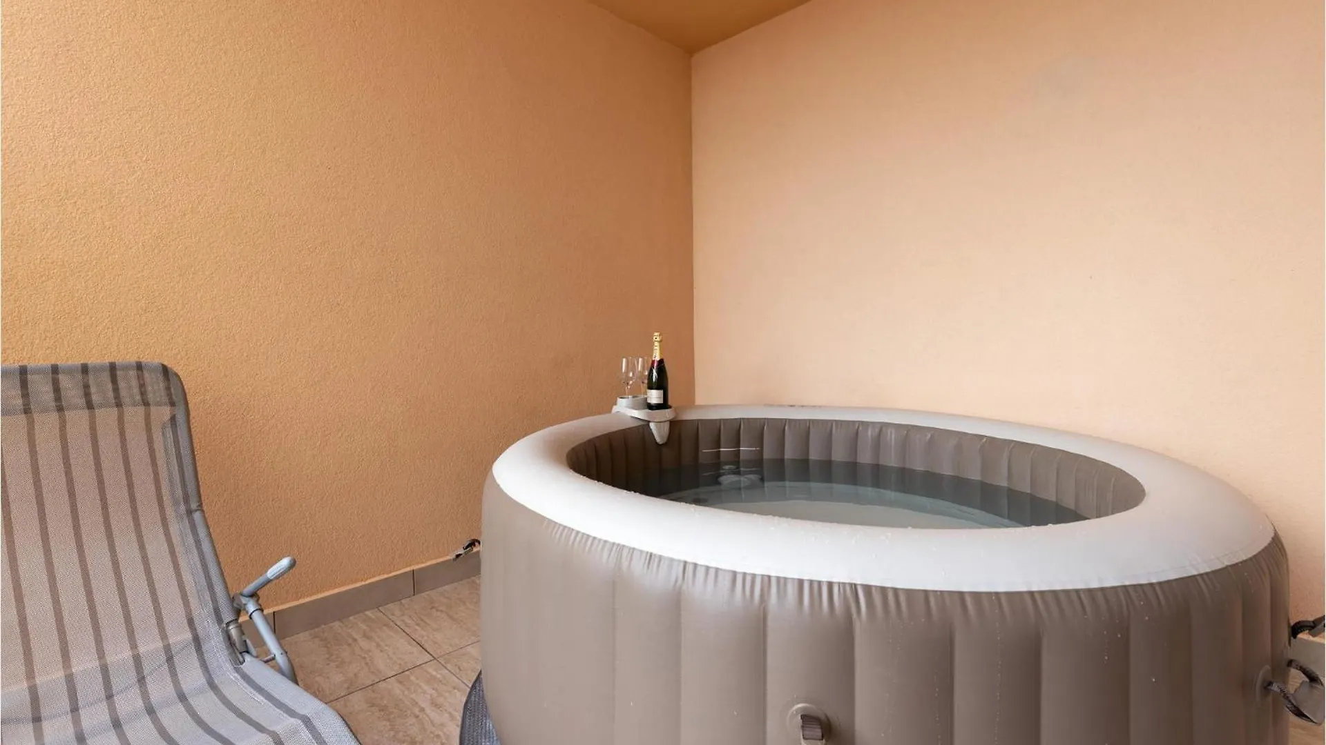 Nice Apartment In Kostrena With Jacuzzi 0*,