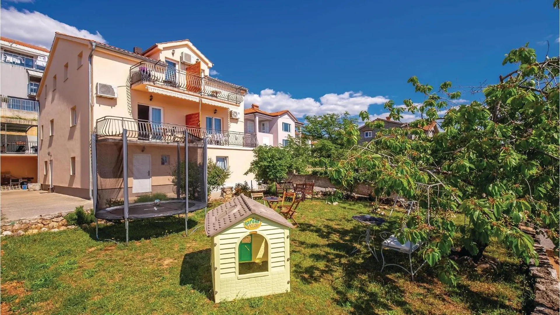 Nice Apartment In Kostrena With Jacuzzi